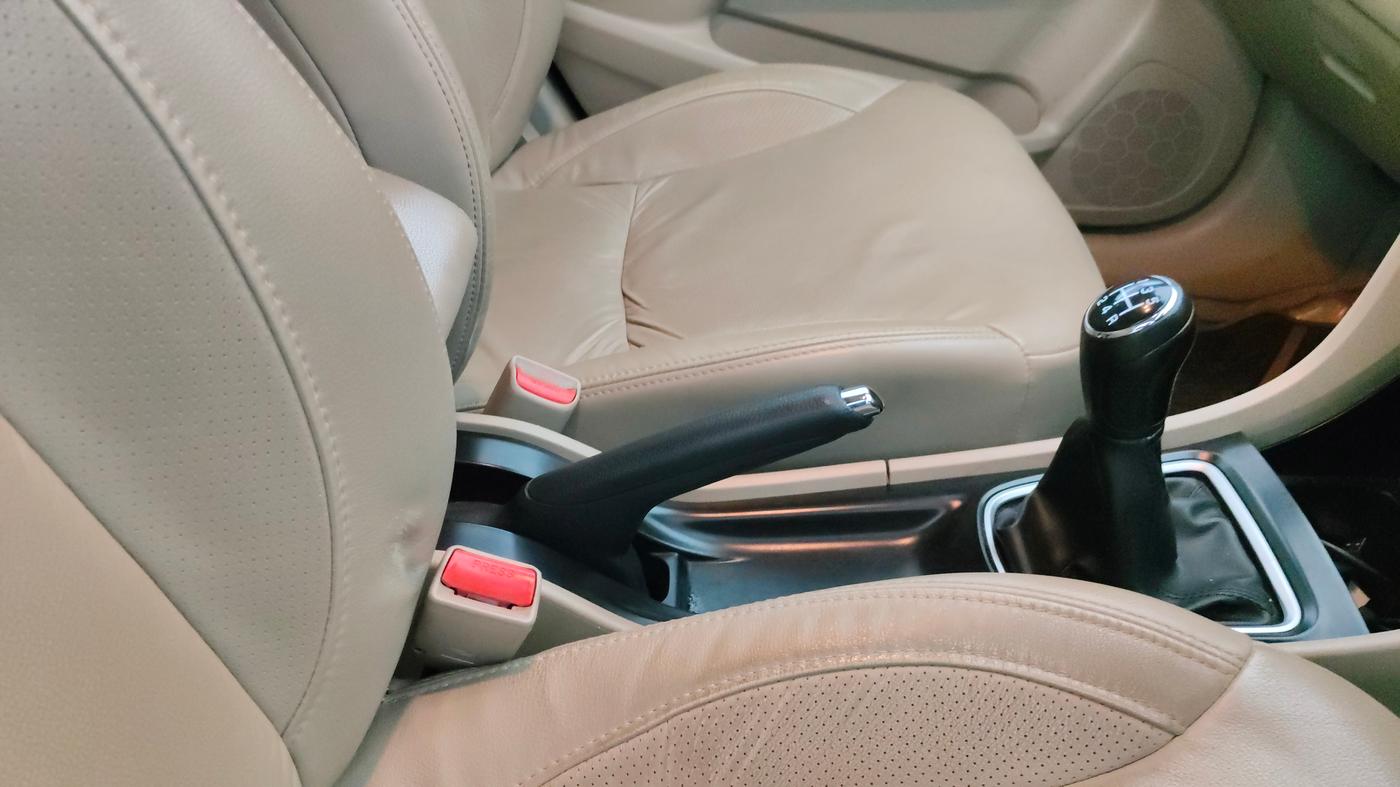 2021 Maruti Ciaz ALPHA 1.5 SHVS PETROL, Petrol, Manual, 69,056 km, Gear Lever
