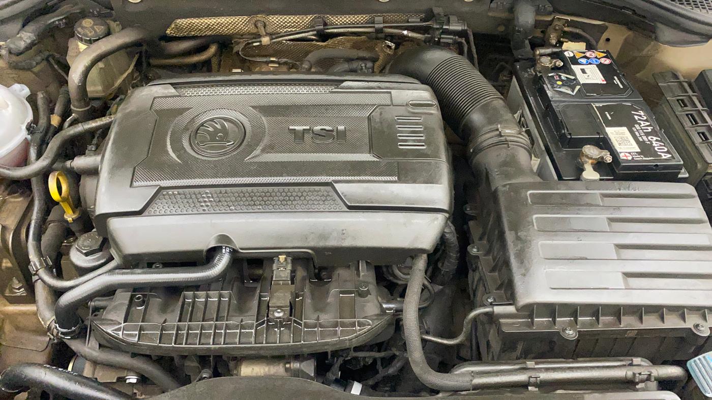 2019 Skoda Octavia STYLE 1.8 TSI AT, Petrol, Automatic, 1,12,874 km, Engine View