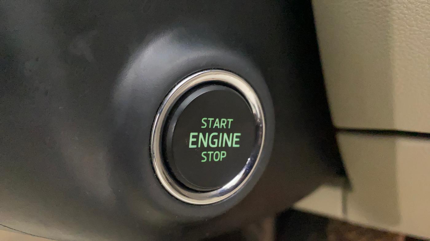 2019 Skoda Octavia STYLE 1.8 TSI AT, Petrol, Automatic, 1,12,874 km, Keyless Start/ Stop Button
