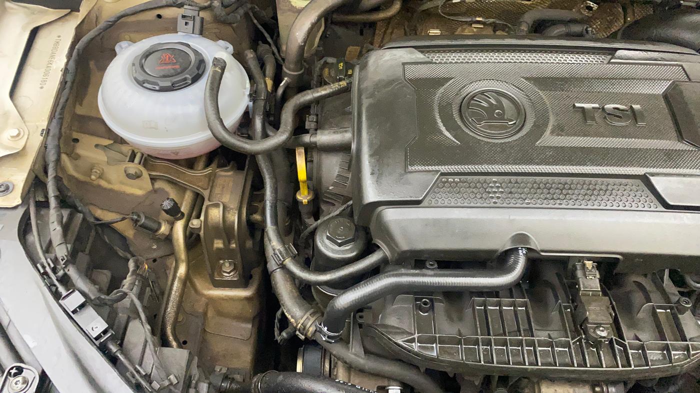 2019 Skoda Octavia STYLE 1.8 TSI AT, Petrol, Automatic, 1,12,874 km, Engine View - Right