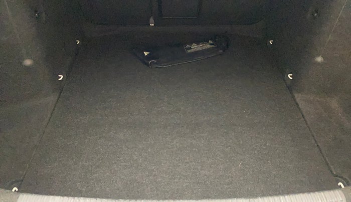 2019 Skoda Octavia STYLE 1.8 TSI AT, Petrol, Automatic, 1,12,805 km, Boot Inside