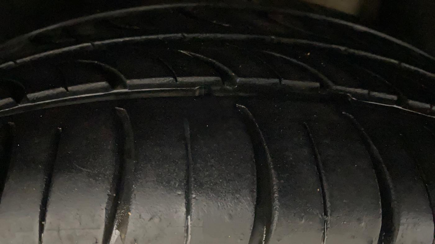 2019 Skoda Octavia STYLE 1.8 TSI AT, Petrol, Automatic, 1,12,874 km, Right Rear Tyre Tread