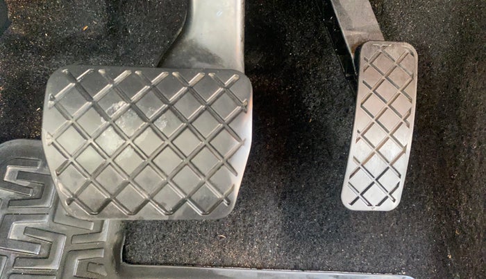 2019 Skoda Octavia STYLE 1.8 TSI AT, Petrol, Automatic, 1,12,805 km, Pedals