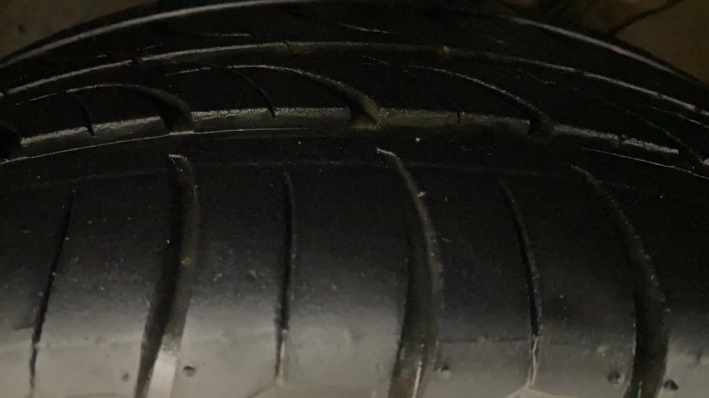 2019 Skoda Octavia STYLE 1.8 TSI AT, Petrol, Automatic, 1,12,874 km, Left Front Tyre Tread
