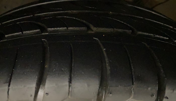 2019 Skoda Octavia STYLE 1.8 TSI AT, Petrol, Automatic, 1,12,805 km, Left Front Tyre Tread