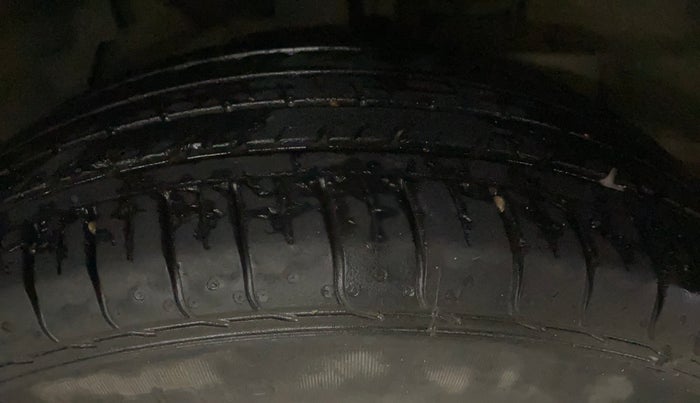 2020 Tata NEXON XZ PETROL, Petrol, Manual, 25,936 km, Right Front Tyre Tread