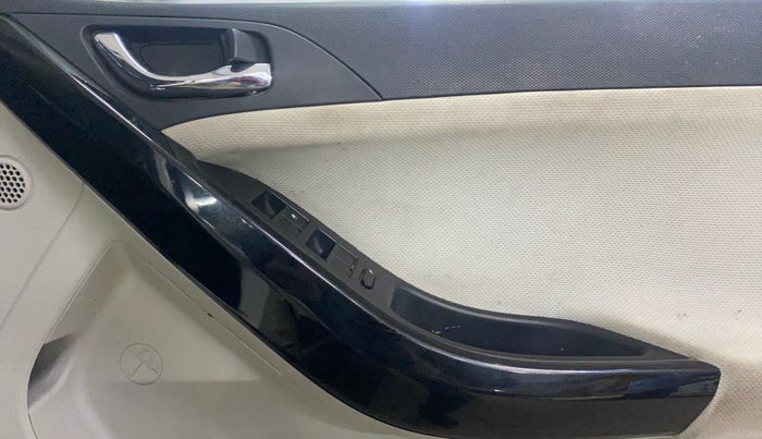 2020 Tata NEXON XZ PETROL, Petrol, Manual, 25,936 km, Driver Side Door Panels Control