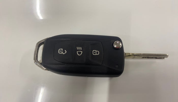 2020 Tata NEXON XZ PETROL, Petrol, Manual, 25,936 km, Key Close Up