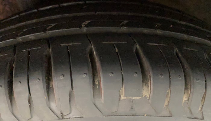 2012 Honda Brio S MT, Petrol, Manual, 35,268 km, Right Rear Tyre Tread