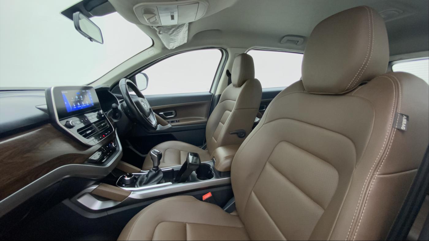 2019 Tata Harrier XZ 2.0L Kryotec, Diesel, Manual, 44,824 km, Right Side Front Door Cabin