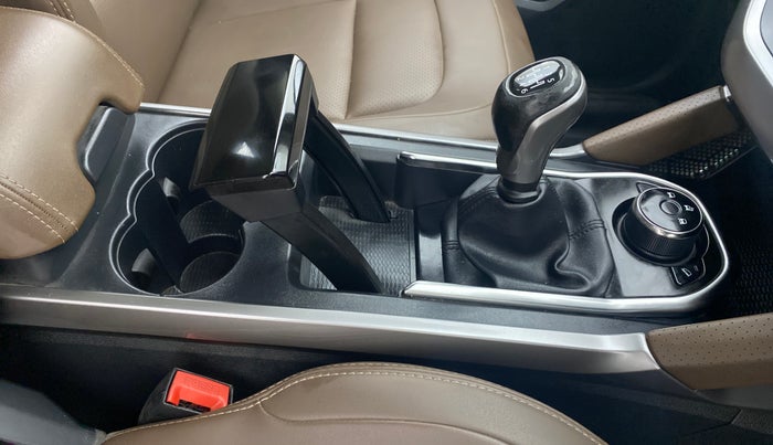 2019 Tata Harrier XZ 2.0L Kryotec, Diesel, Manual, 44,824 km, Gear Lever