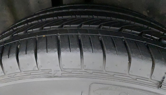 2019 MG HECTOR SHARP 1.5 DCT PETROL, Petrol, Automatic, 41,338 km, Right Rear Tyre Tread