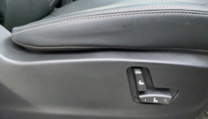 2019 MG HECTOR SHARP 1.5 DCT PETROL, Petrol, Automatic, 41,338 km, Driver Side Adjustment Panel