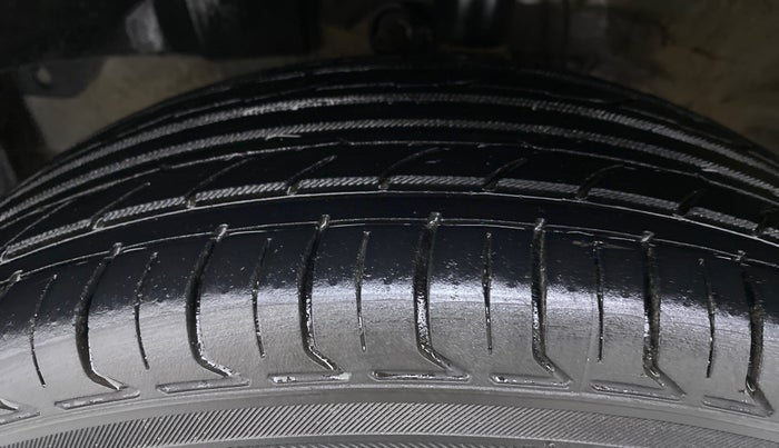 2019 Honda Amaze 1.2 V CVT I VTEC, Petrol, Automatic, 64,150 km, Left Front Tyre Tread
