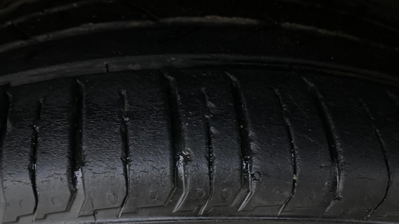 2023 Hyundai VENUE SX (O) MT 1.0 Turbo, Petrol, Manual, 15,028 km, Right Front Tyre Tread