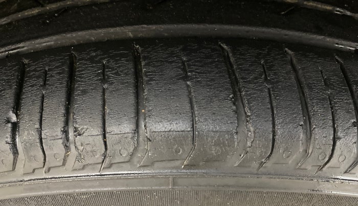 2023 Hyundai VENUE SX (O) MT 1.0 Turbo, Petrol, Manual, 15,028 km, Left Front Tyre Tread