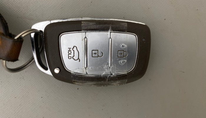 2023 Hyundai VENUE SX (O) MT 1.0 Turbo, Petrol, Manual, 15,028 km, Key Close Up