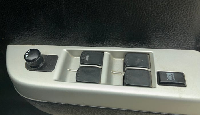 2015 Maruti Wagon R 1.0 VXI, Petrol, Manual, 29,138 km, Driver Side Door Panels Control