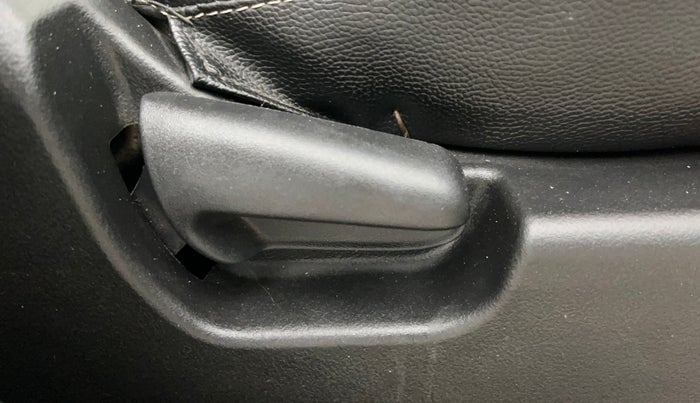 2015 Maruti Wagon R 1.0 VXI, Petrol, Manual, 29,138 km, Driver Side Adjustment Panel