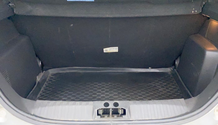 2018 Ford FREESTYLE TITANIUM 1.2 TI-VCT MT, Petrol, Manual, 31,031 km, Boot Inside