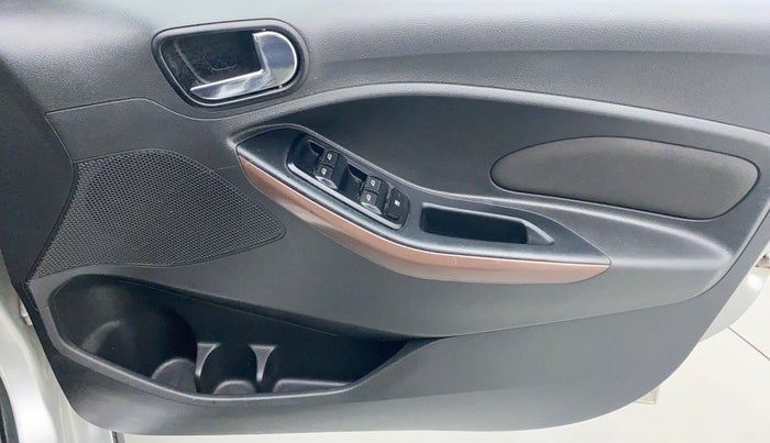 2018 Ford FREESTYLE TITANIUM 1.2 TI-VCT MT, Petrol, Manual, 31,031 km, Driver Side Door Panels Control