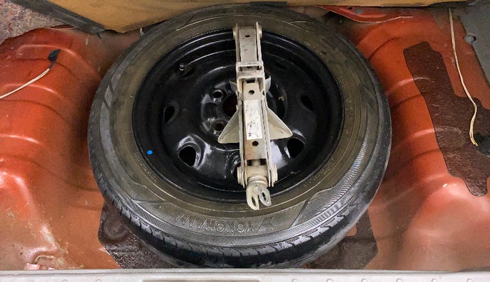 2010 Maruti Alto K10 VXI, Petrol, Manual, 83,263 km, Dicky (Boot door) - Tool missing