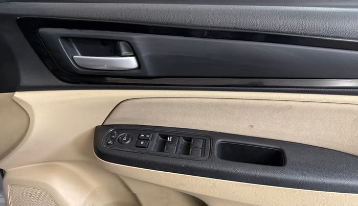 2020 Honda Amaze 1.2L I-VTEC VX CVT, Petrol, Automatic, 34,726 km, Driver Side Door Panels Control