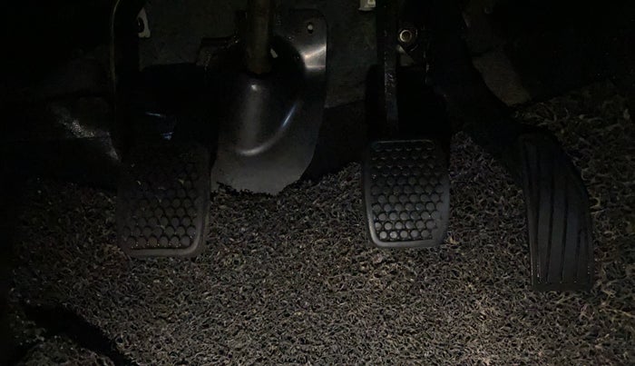 2018 Maruti Alto 800 LXI, Petrol, Manual, 48,756 km, Pedals