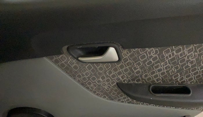 2018 Maruti Alto 800 LXI, Petrol, Manual, 48,756 km, Driver Side Door Panels Control