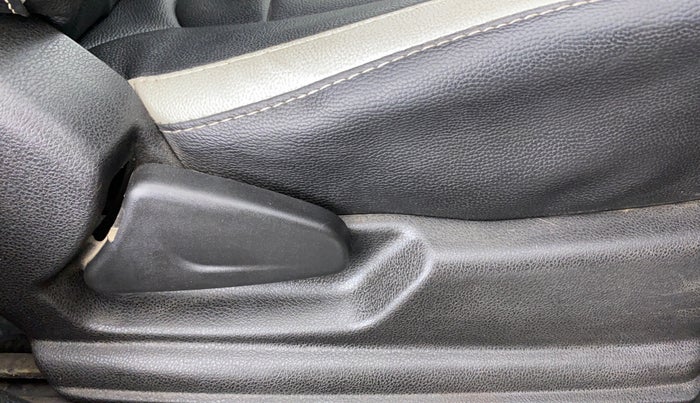 2018 Renault Kwid RXL, Petrol, Manual, 21,521 km, Driver Side Adjustment Panel