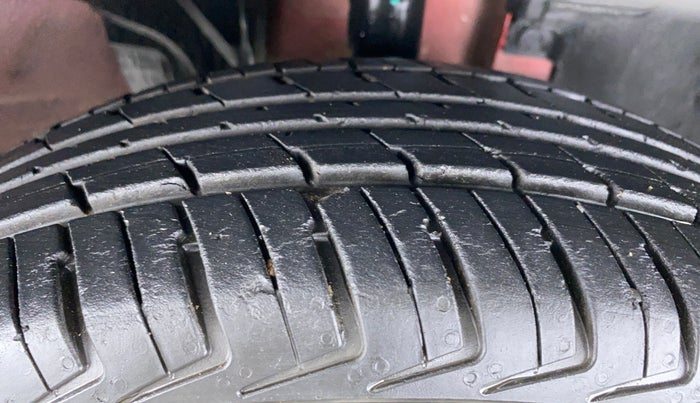 2018 Renault Kwid RXL, Petrol, Manual, 21,521 km, Right Front Tyre Tread