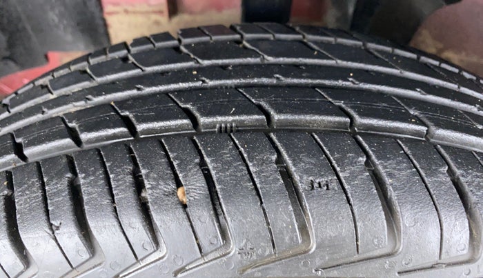 2018 Renault Kwid RXL, Petrol, Manual, 21,521 km, Left Front Tyre Tread