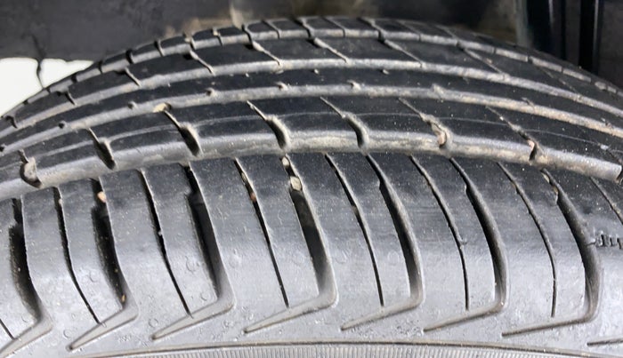 2018 Renault Kwid RXL, Petrol, Manual, 21,521 km, Right Rear Tyre Tread