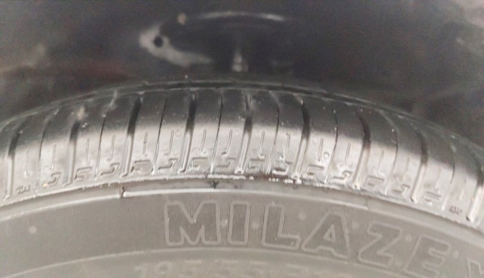 2022 Maruti Ciaz ALPHA 1.5 SHVS PETROL, Petrol, Manual, 76,642 km, Right Front Tyre Tread