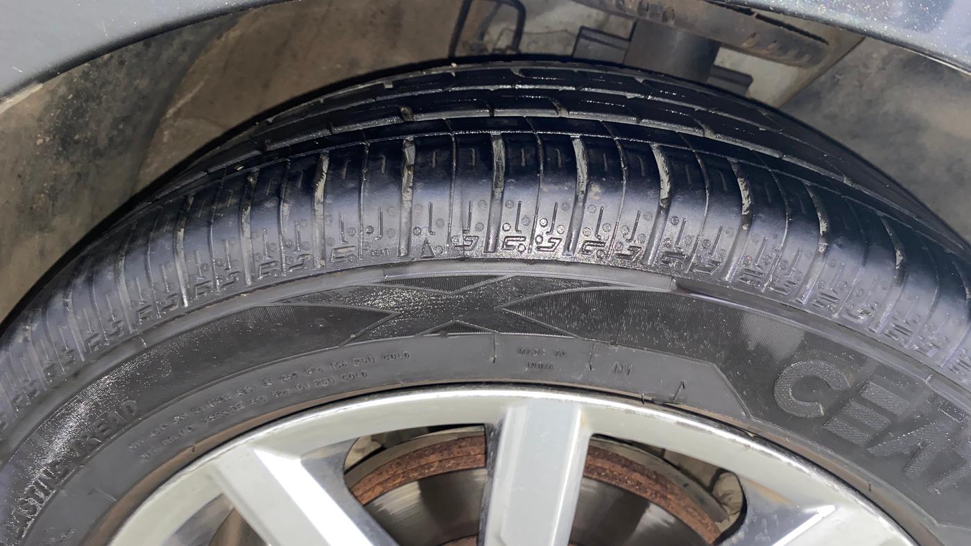 2021 Volkswagen Vento HIGHLINE PLUS 1.0L TSI AT, Petrol, Automatic, 35,599 km, Right Front Tyre Tread