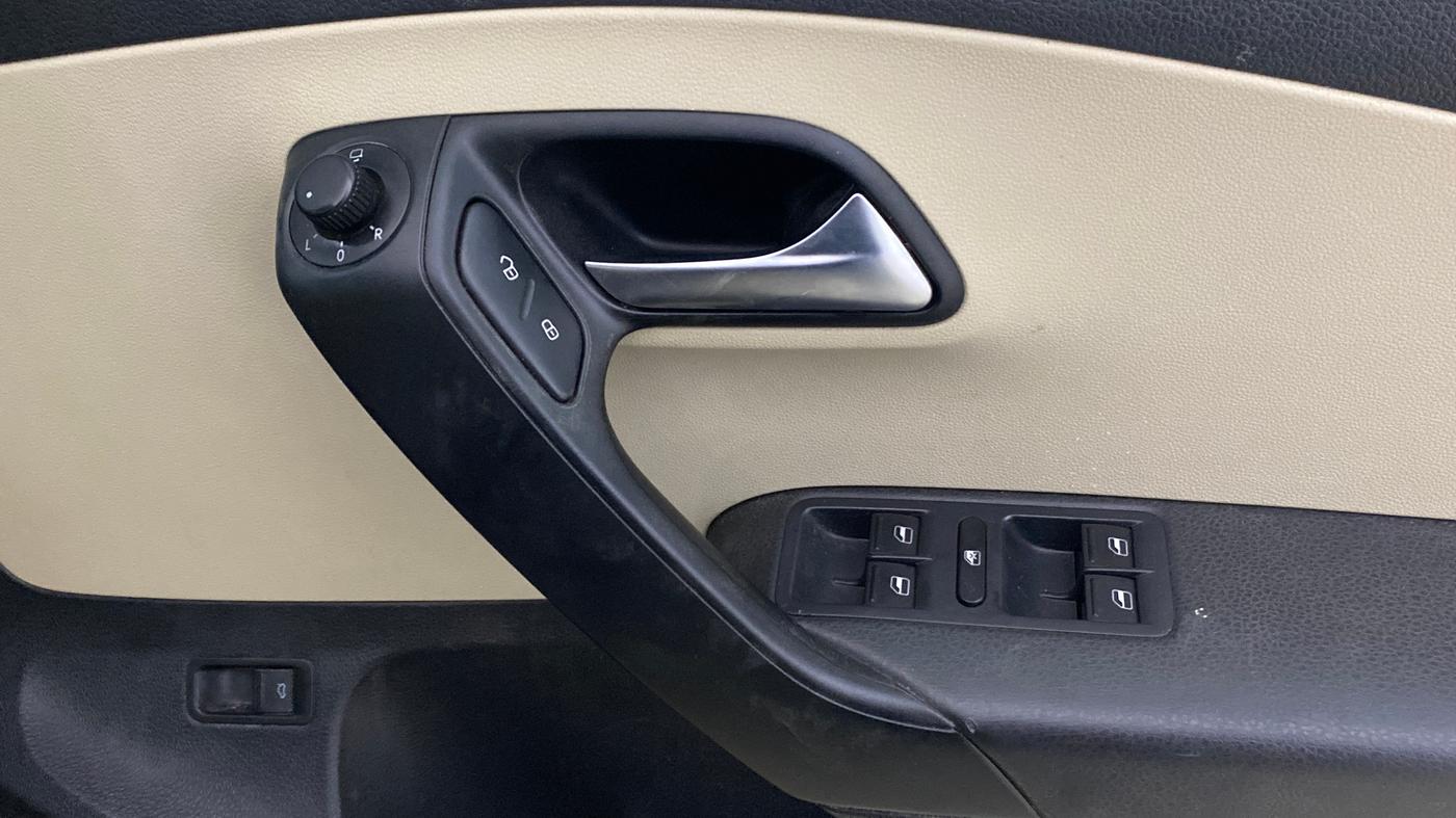 2021 Volkswagen Vento HIGHLINE PLUS 1.0L TSI AT, Petrol, Automatic, 35,599 km, Driver Side Door Panels Control