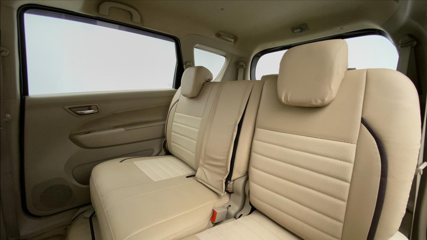 2016 Maruti Ertiga VDI SHVS, Diesel, Manual, 31,477 km, Right Side Door Cabin View