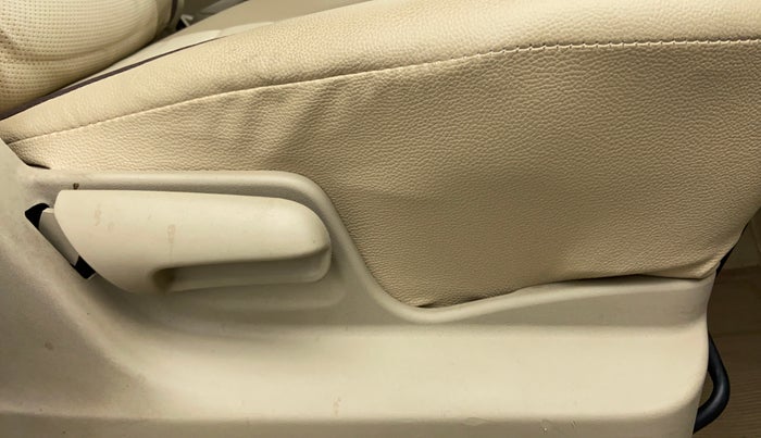 2016 Maruti Ertiga VDI SHVS, Diesel, Manual, 31,477 km, Driver Side Adjustment Panel