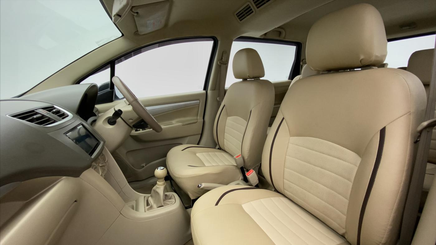 2016 Maruti Ertiga VDI SHVS, Diesel, Manual, 31,477 km, Right Side Front Door Cabin View