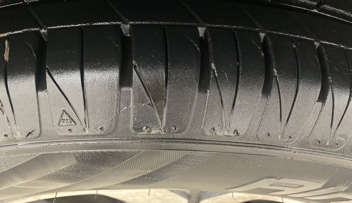 2021 Tata NEXON XZ PLUS PETROL SUNROOF, Petrol, Manual, 87,953 km, Right Front Tyre Tread