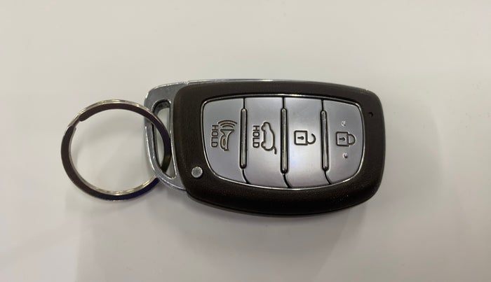 2019 Hyundai VENUE SX PLUS 1.0 TURBO DCT, Petrol, Automatic, 77,769 km, Key Close Up