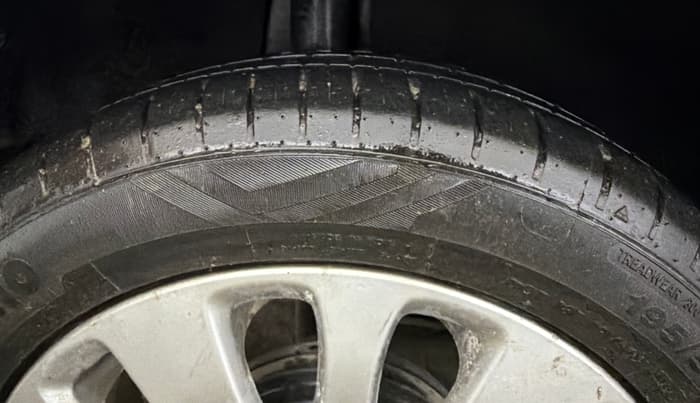 2017 Maruti Baleno ALPHA CVT PETROL 1.2, Petrol, Automatic, 72,462 km, Right Rear Tyre Tread
