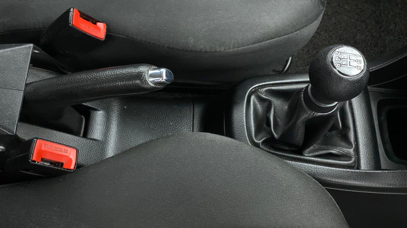 2012 Maruti Swift VXI, Petrol, Manual, 72,383 km, Gear Lever