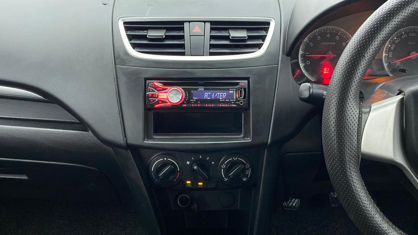 2012 Maruti Swift VXI, Petrol, Manual, 72,383 km, Air Conditioner