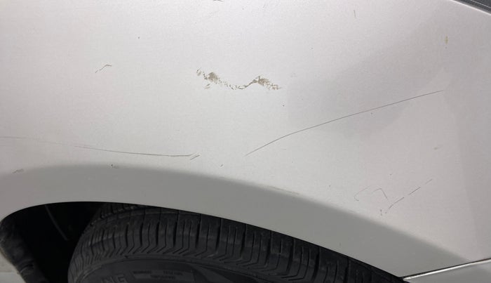 2012 Maruti Swift VXI, Petrol, Manual, 72,383 km, Right fender - Minor scratches