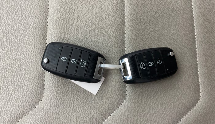 2021 KIA SONET HTK PLUS 1.2, Petrol, Manual, 80,891 km, Key Close Up