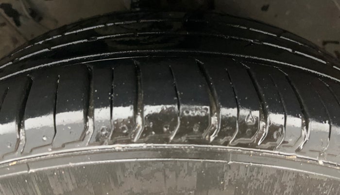 2021 KIA SONET HTK PLUS 1.2, Petrol, Manual, 80,891 km, Right Front Tyre Tread