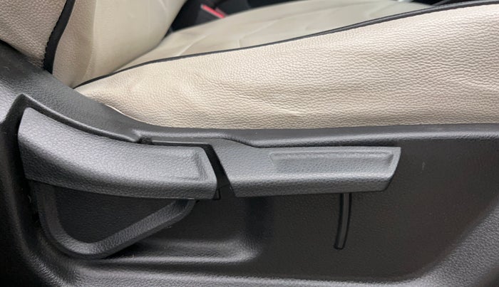 2021 KIA SONET HTK PLUS 1.2, Petrol, Manual, 80,891 km, Driver Side Adjustment Panel