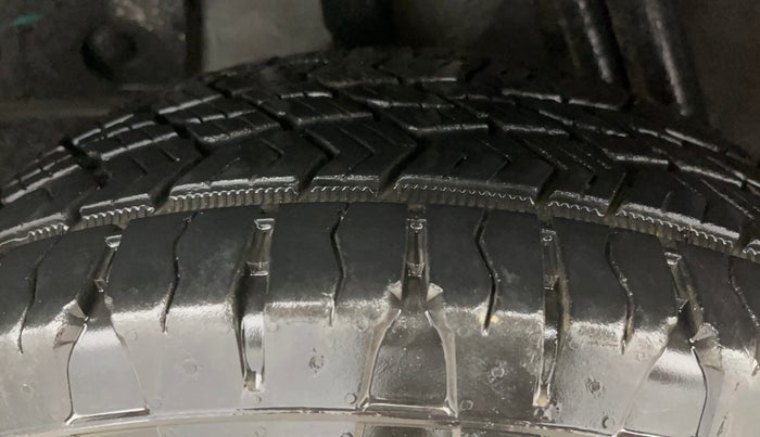 2021 Renault Duster RXZ 1.3 TURBO PETROL CVT, Petrol, Automatic, 47,541 km, Right Rear Tyre Tread