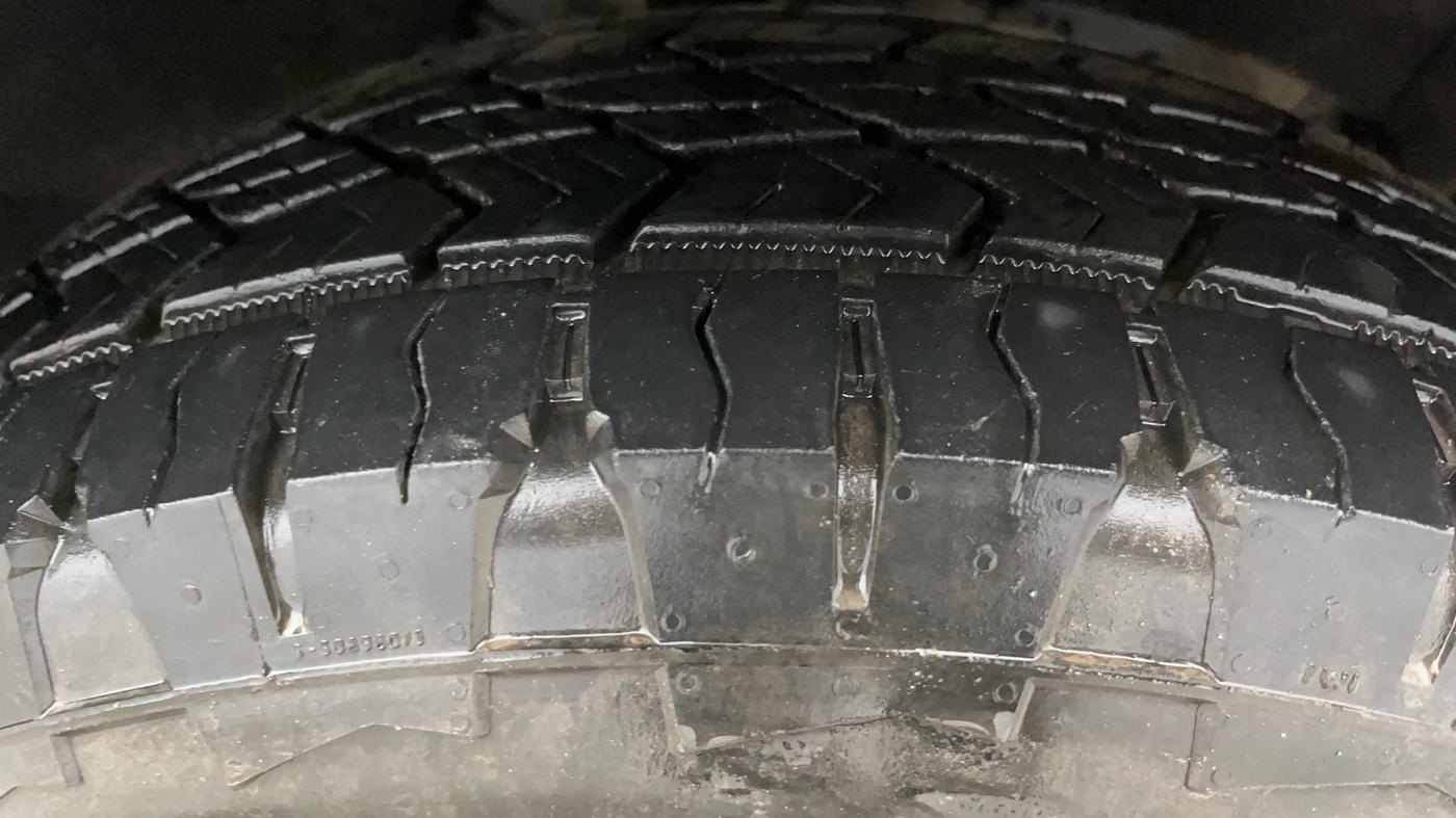 2021 Renault Duster RXZ 1.3 TURBO PETROL CVT, Petrol, Automatic, 47,632 km, Right Front Tyre Tread